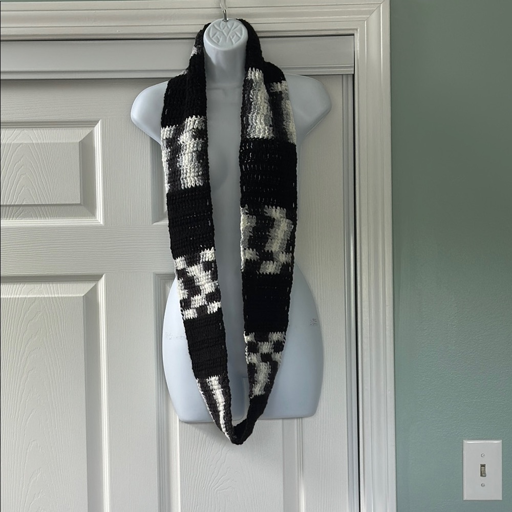 Chic Black and White Knit Scarf
